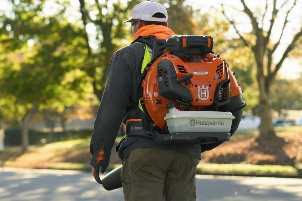Husqvarna Blower